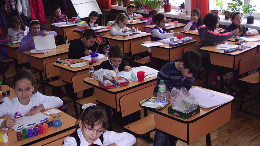Când se întorc copiii la şcoală în 2015