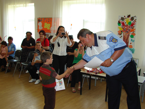 Poliţiştii constănţeni organizează concursuri interactive pentru elevi