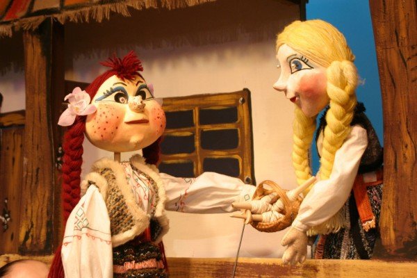 Spectacole de sezon la Teatrul de Păpuşi