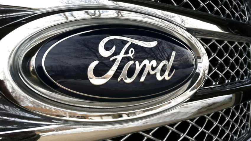 100.000 de vehicule Ford sunt rechemate la service