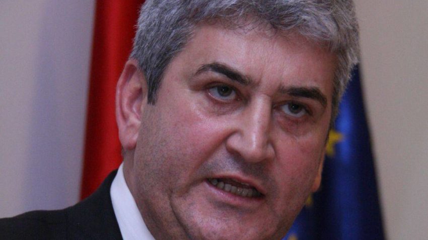 Gabriel Oprea, acuzat de UCIDERE DIN CULPĂ