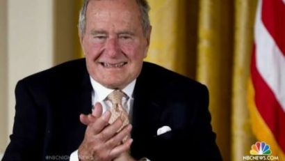 George Bush sr. rămâne în spital