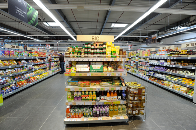 De Sărbători. Concurenţa neloială a hypermarket-urilor a diminuat încasările comercianților mici și mijlocii
