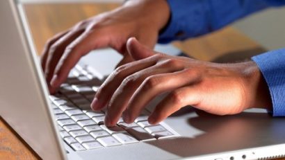 Atenţie ce postaţi pe Facebook! Este spaţiu public, nu privat