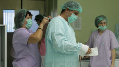 Medicii din spitalele publice au calitatea de funcţionari publici