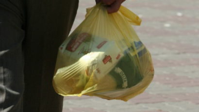Astăzi începe distribuirea pachetelor cu alimente şi a abonamentelor gratuite RATC