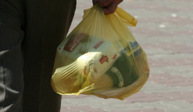 Astăzi începe distribuirea pachetelor cu alimente şi a abonamentelor gratuite RATC