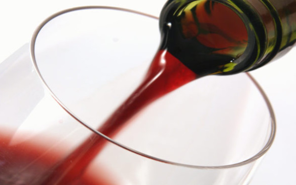 Atenţie la alcool! printre altele, conţine multe calorii