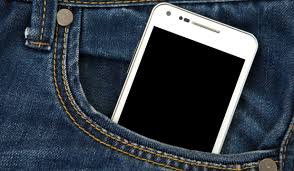 INEDIT S-au inventat jeansii care previn furtul digital