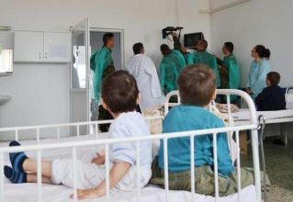 Trei medici din Tulcea salvează Secţia de Pediatrie