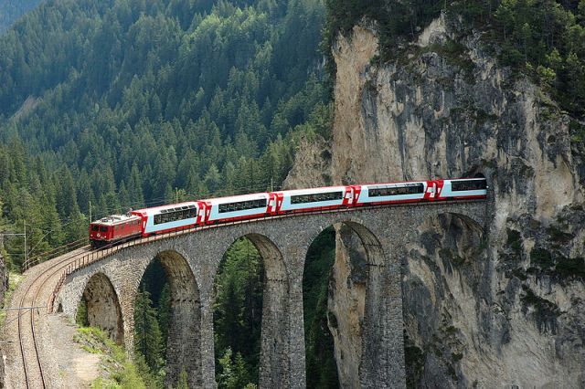 Oferte CFR : Cât ne costă o plimbare la Viena cu trenul