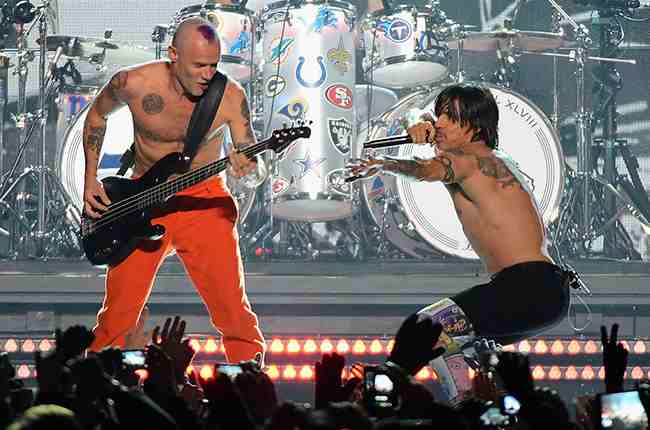 Un nou album, diferit şi unic, va fi lansat de Red Hot Chili Peppers