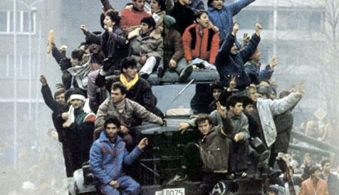 Revoluţionarii îşi vor primi indemnizaţiile în continuare. Anunţul contrar a fost o eroare