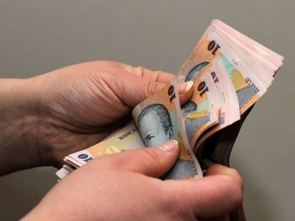 Specialişti în economie: Creşterea salariului minim va duce şi la creşterea şomajului