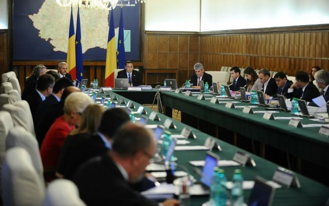 Şedinţă specială la Guvern, pentru aprobarea bugetului pe 2015