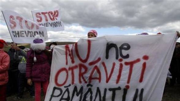 New York Times: Rusia, suspectată de implicare în protestele din România faţă de gazele de şist