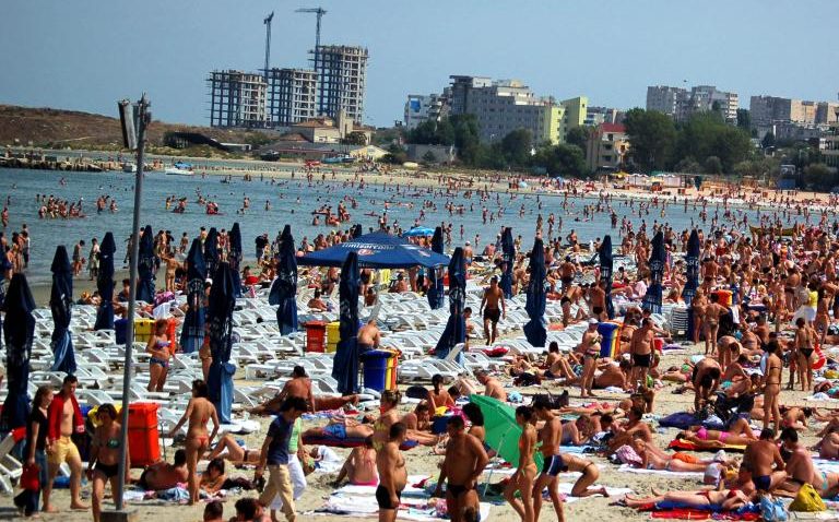 (AUDIO) „Înscrierile timpurii“ aduc mai mulți turiști pe litoral