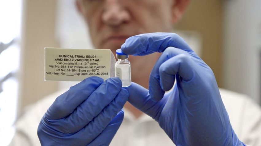 Testarea vaccinului canadian împotriva Ebola, suspendată