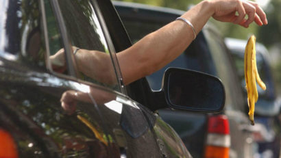 (FOTO + AUDIO) Autoblitz: Şoferii vor fi amendaţi dacă aruncă gunoaie pe geamul maşinii