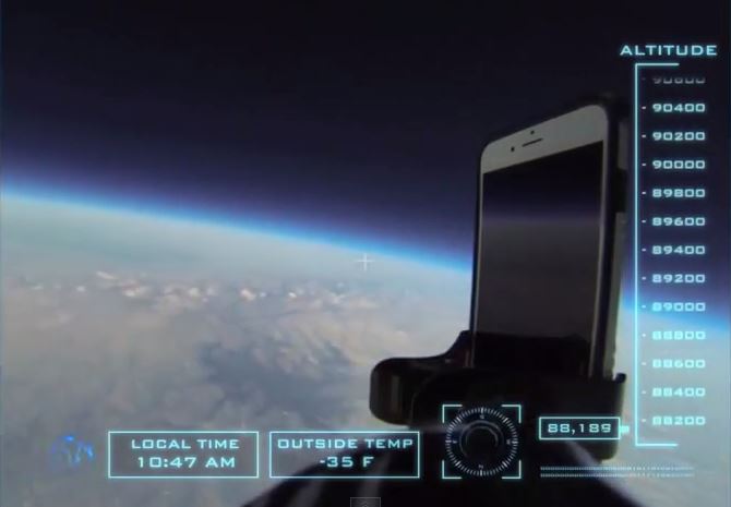 (VIDEO) Un Iphone picat din cer