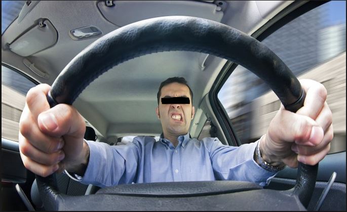Un constănţean a îmbogăţit arsenalul şoferilor violenţi. El şi-a călcat preopinentul cu SUV-ul