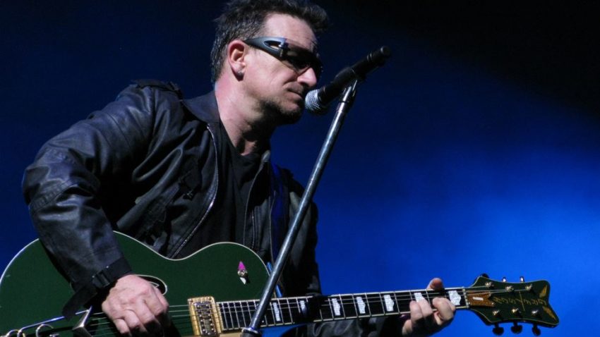 Bono ar putea să nu mai cânte niciodată la chitară, din cauza unui accident