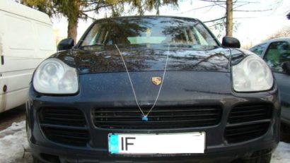 Porsche Cayenne furat, reținut la vama Ostrov
