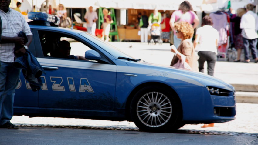 Restricţii pentru maşinile cu număr românesc în noul Cod Rutier italian