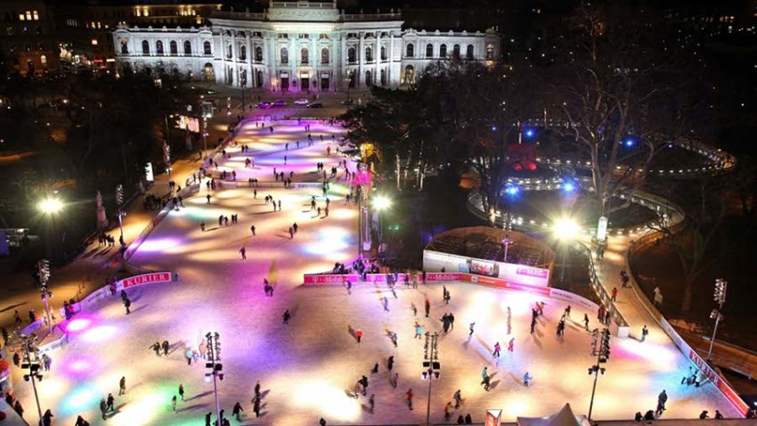 Un patinoar imens se deschide la Viena