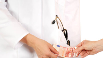 Medicii constănţeni prinşi că luau mită de la pacienţi cer clemenţă!