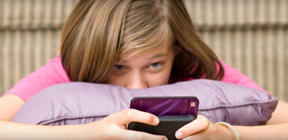 Adolescenţii au mai puţini prieteni decât acum 20 de ani