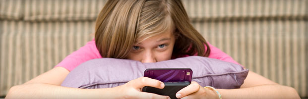 Adolescenţii au mai puţini prieteni decât acum 20 de ani