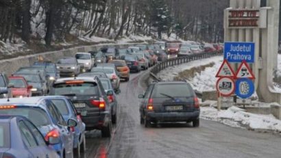 Trafic de coşmar, românii se întorc acasă. Află unde sunt cele mai aglomerate zone
