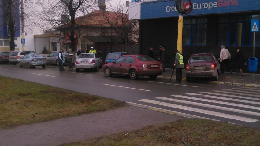 Accident rutier pe bulevardul Mamaia, un şofer a fost rănit
