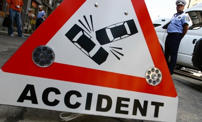 O şoferiţă neatentă a trimis doi tineri la spital
