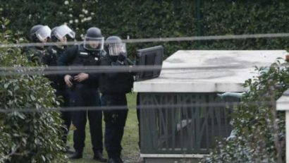 Atacatorul de la Colombes, lângă Paris, s-a predat!