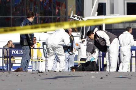 Poliţist MORT. Atentat sinucigaş la Istanbul