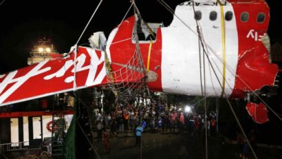 O nouă încercare eşuată de a recupera epava avionului prabuşit AirAsia QZ8501