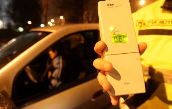 Pericole în trafic la Constanţa. Prinşi BĂUŢI sau FĂRĂ PERMIS la volan