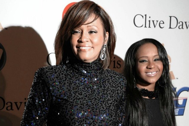 Fiica lui Whitney Houston, găsită fără suflare în cadă