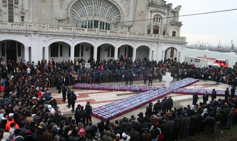 Peste 10.000 de enoriaşi aşteptaţi la slujba de la Constanţa. Jandarmii vor asigura ordinea publică de Bobotează