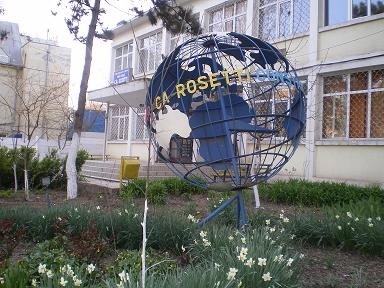 Au dat TUNUL în toiul nopţii. Furt de calculatoare la Liceul Tehnologic C.A. Rosetti din Constanţa