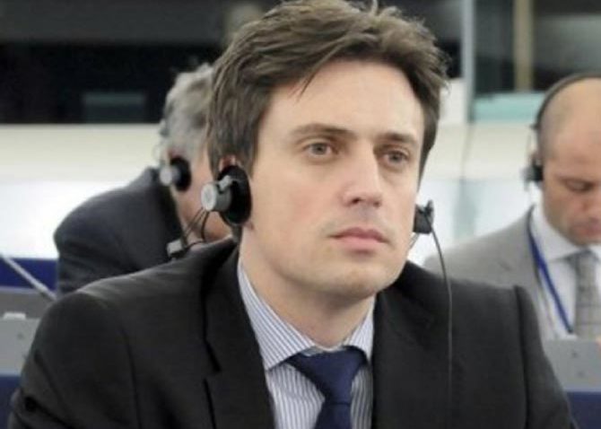 Europarlamentarul Cătălin Ivan candidează împotriva lui Victor Ponta la șefia PSD