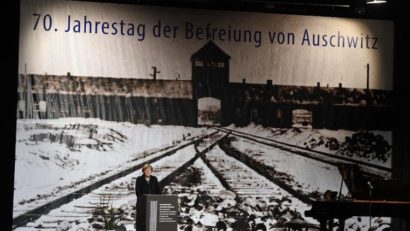 Supravieţuitori ai Holocaustului, decoraţi de preşedintele Klaus Iohannis