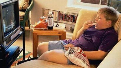 STUDIU : Sărăcia părinţilor duce la obezitatea copiilor!