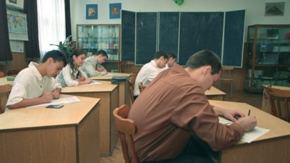 Zi încărcată pentru sute de elevi constănţeni care participă la olimpiade şcolare