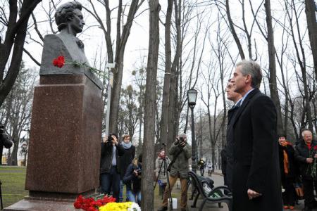 Mihai Eminescu, omagiat şi la Chişinău