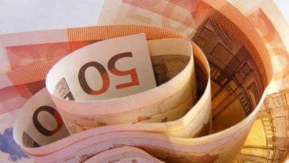 ATENŢIE! Suceveancă înşelată de un fals investitor străin găsit pe o reţea de socializare