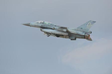(VIDEO) Accident NATO, cel puţin 10 morţi. Un avion F-16 s-a prăbuşit în Spania
