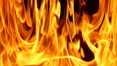 (UPDATE) Incendiu la 2 Mai. Arde patiseria de pe strada M. Kogălniceanu